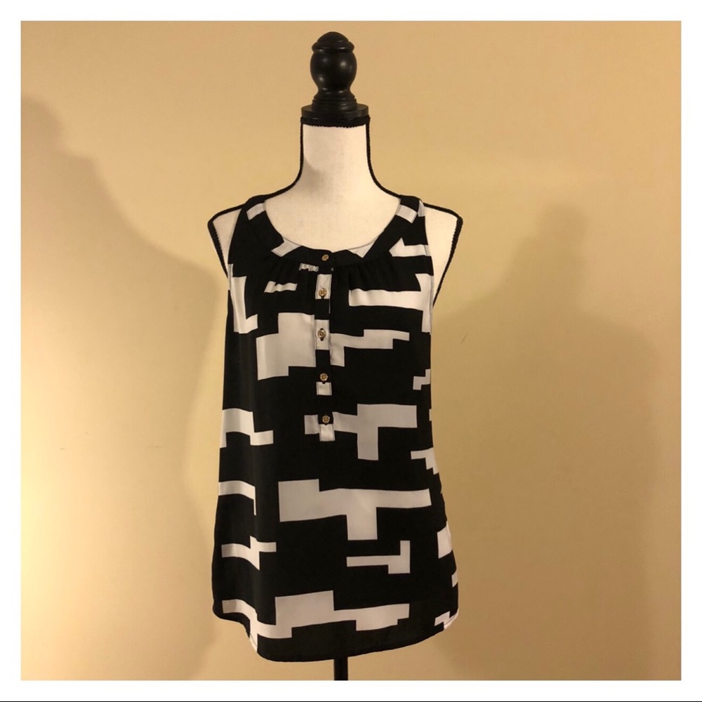 KENNETH COLE | Black & White Chiffon Tank | Size M